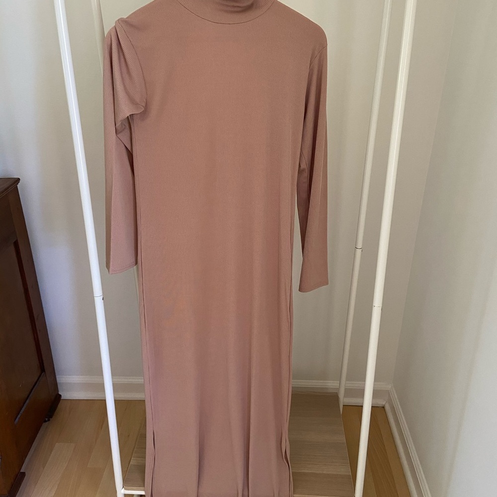 Dress - Picture 2 of 3